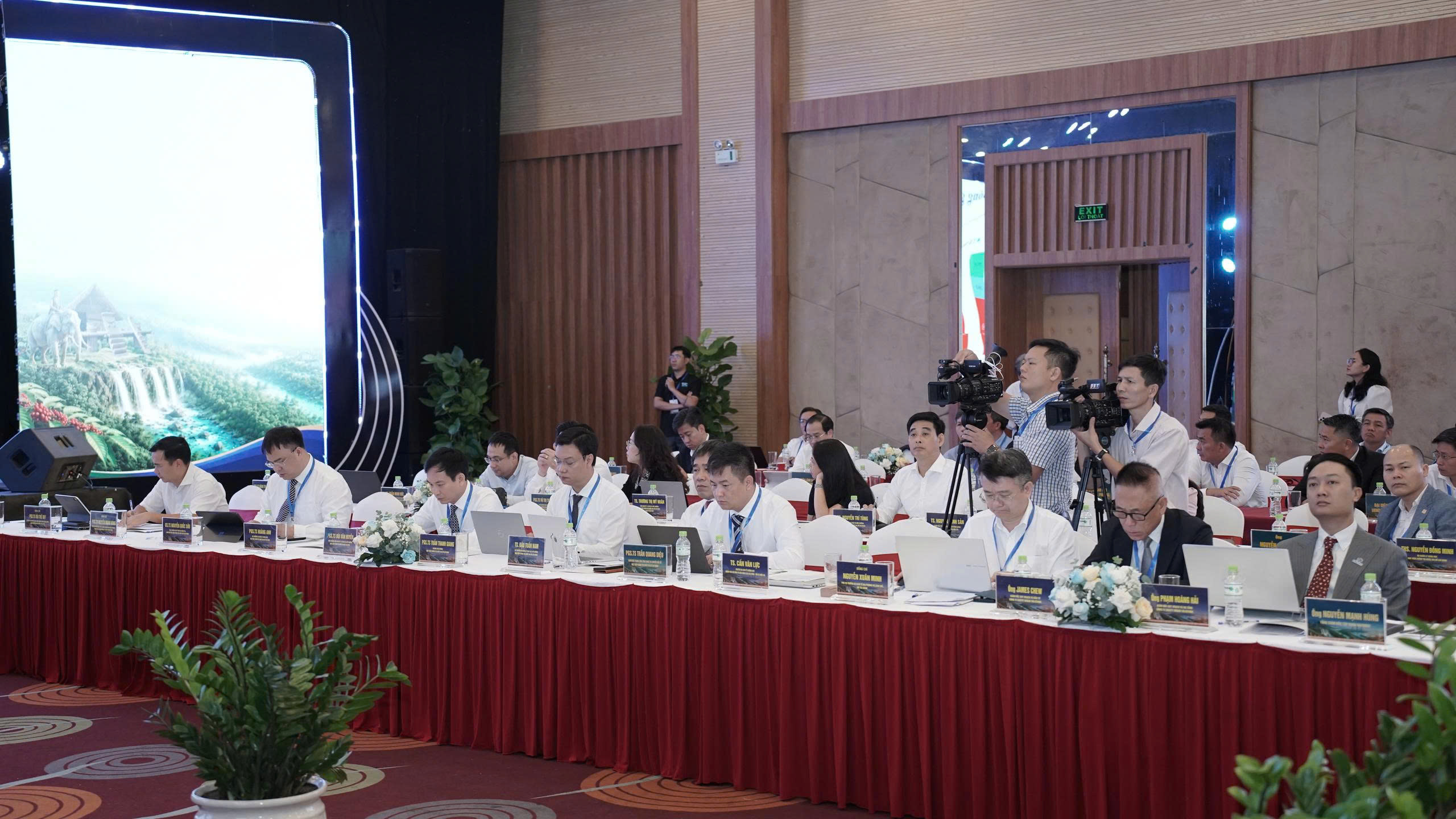 Hội thảo đại  biểu
